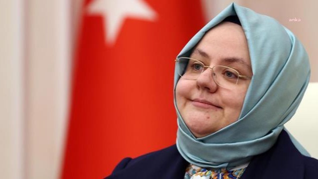 Bakan Zehra Zümrüt Selçuk'a 'istifa edecek misiniz?' sorusu